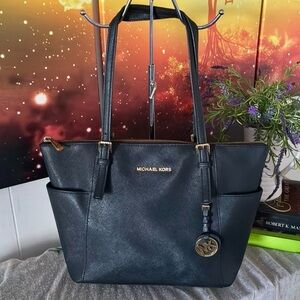 Michael Kors Jet Set Travel Tote
